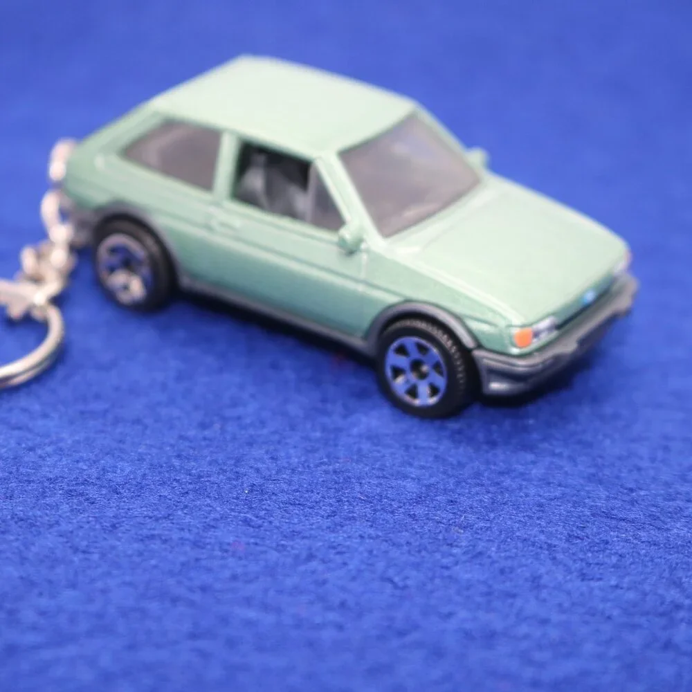 Matchbox 1983 Ford Fiesta MK2 custom keychain1:64 scale